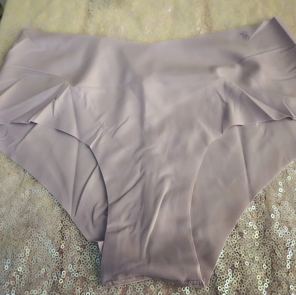 5/$40🛍 Victoria's Secret No Show Cheeky Panty Lavender NWOT